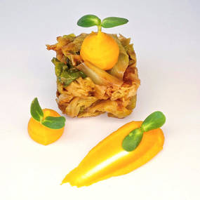 Savoy cabbage with carrots
